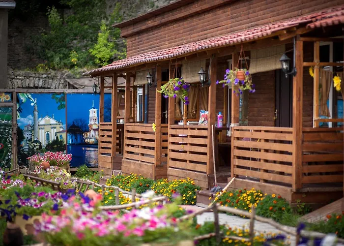 Bilya Richky Hotel Кам'янець-Подільский