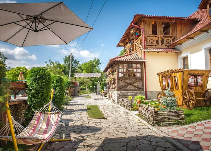 Bilya Richky Hotel Кам'янець-Подільский