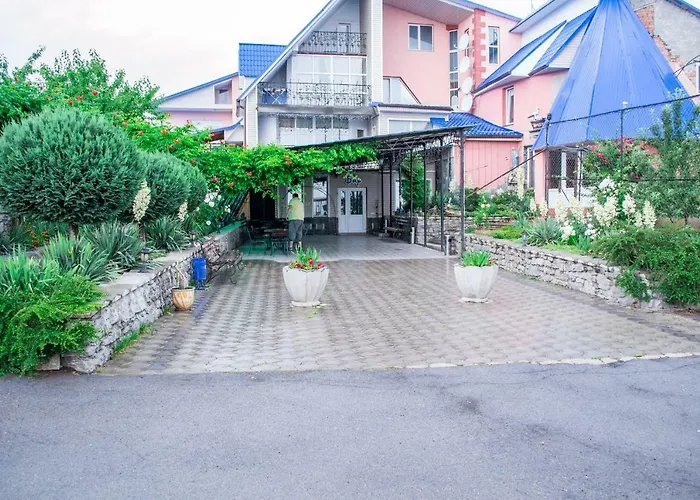 Пані АннаГотель